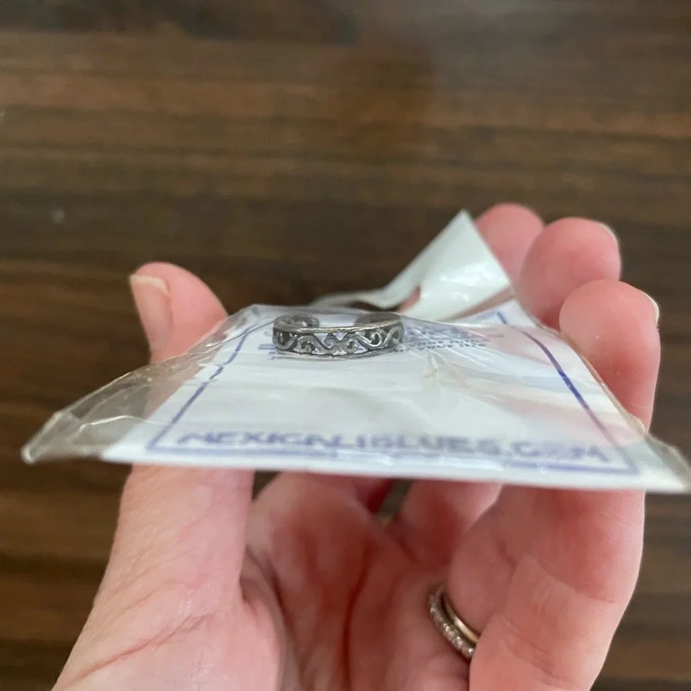 NWOT Toe Ring